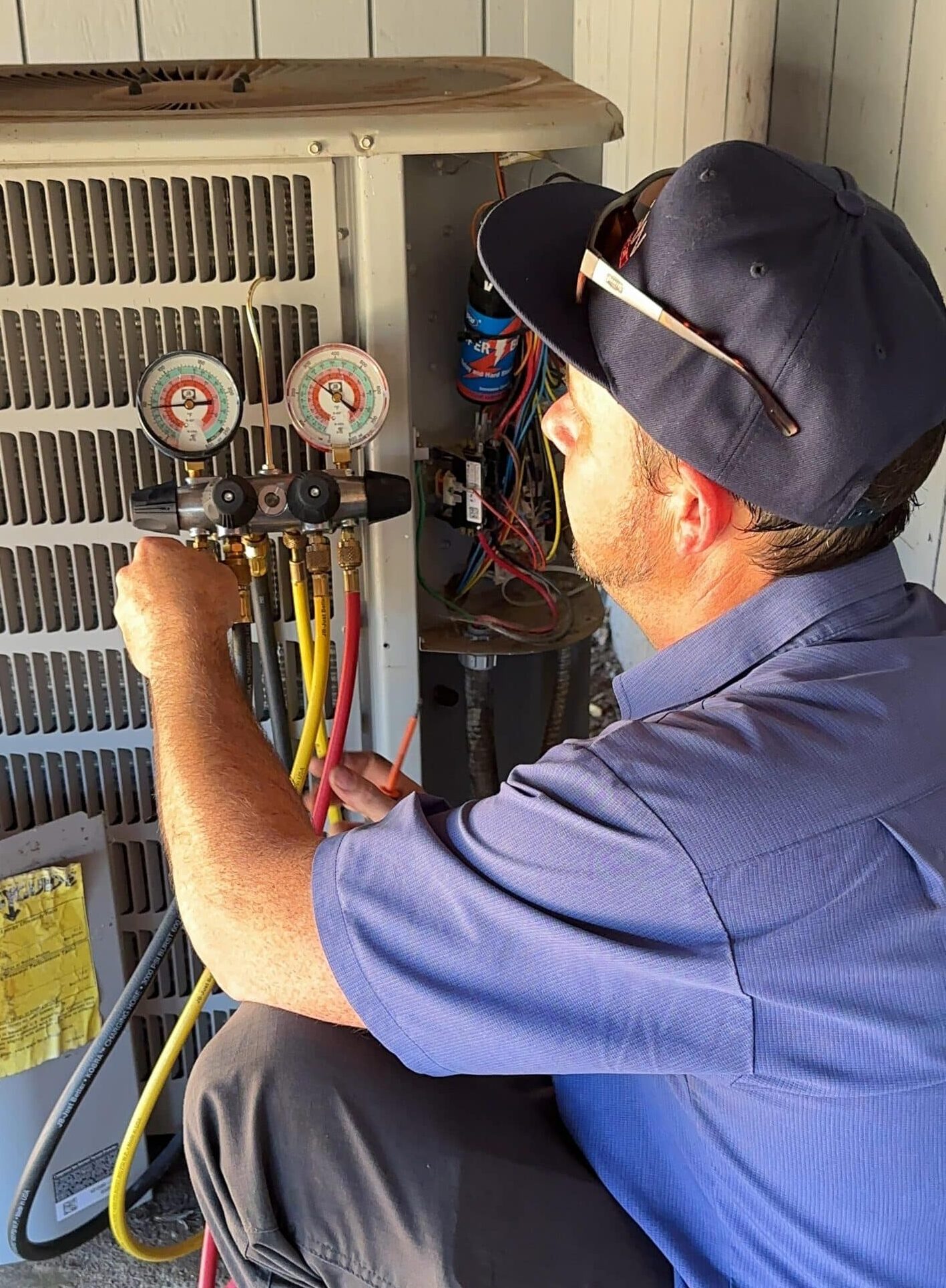 Heat pump installation service in Loomis, CA, showcasing the energy-efficient heat pump unit in a modern home setting. The installation process is clean, professional, and efficient, ensuring long-term performance.